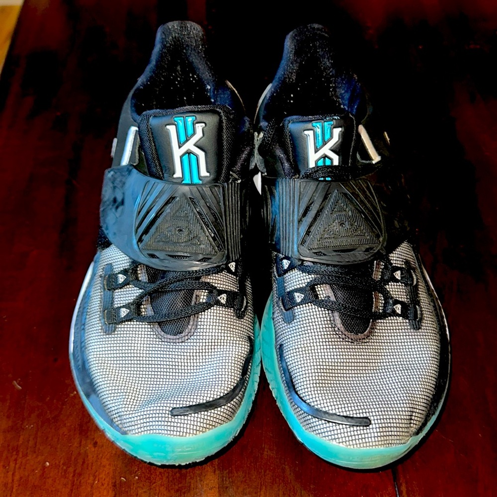kyrie Low 3 "Moon"